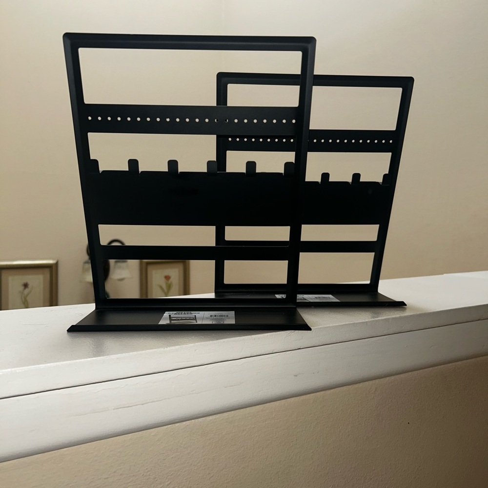Black Jewelry Organizer Stand